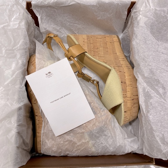 Coach “Linden” - Picture 12 of 15